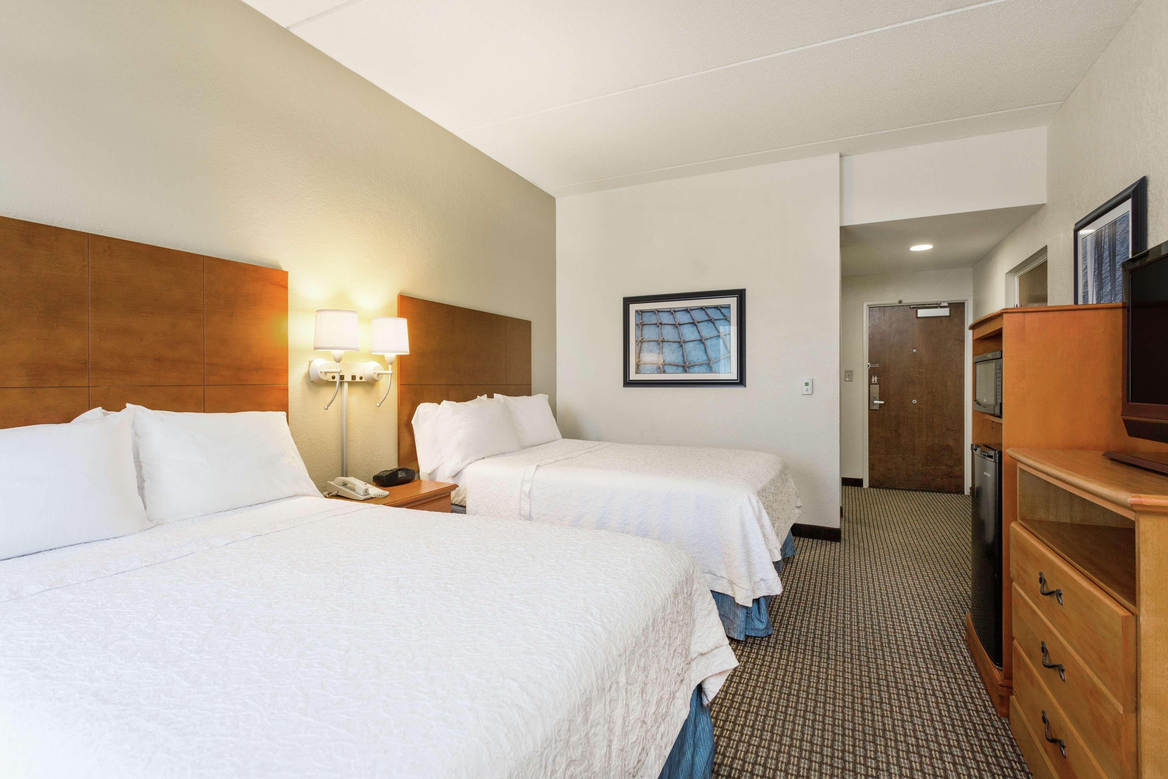 Hampton Inn Морхед Сити Екстериор снимка