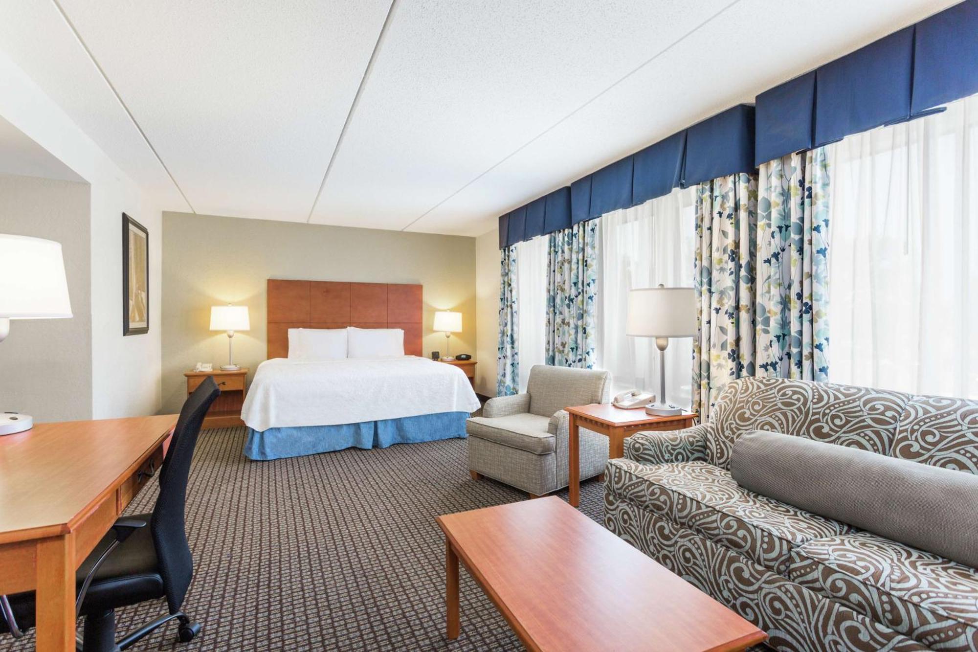 Hampton Inn Морхед Сити Екстериор снимка