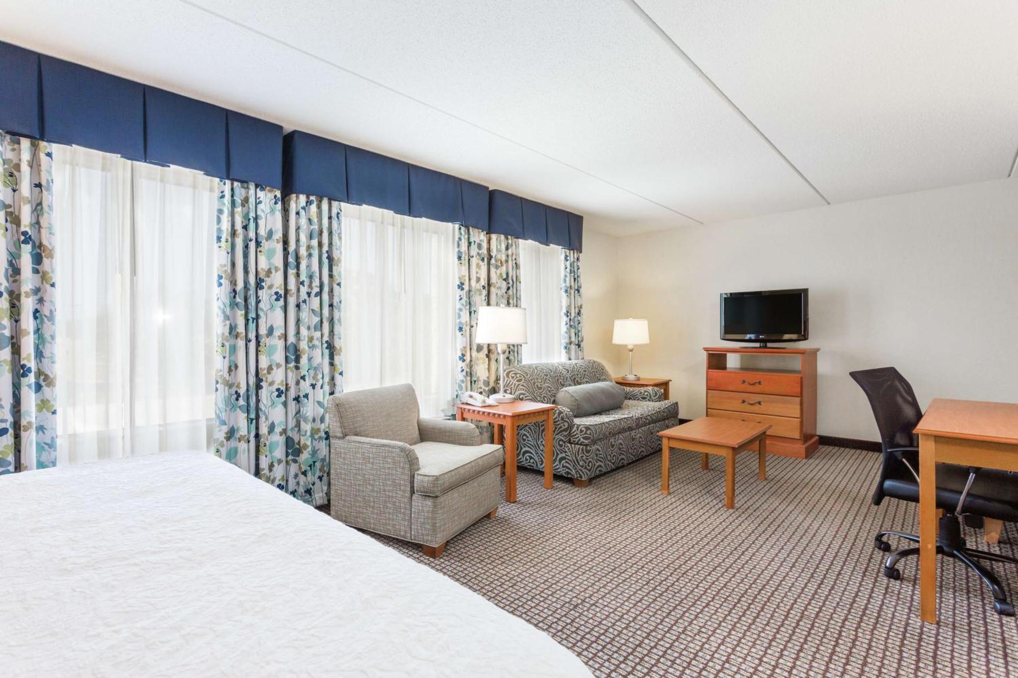Hampton Inn Морхед Сити Екстериор снимка