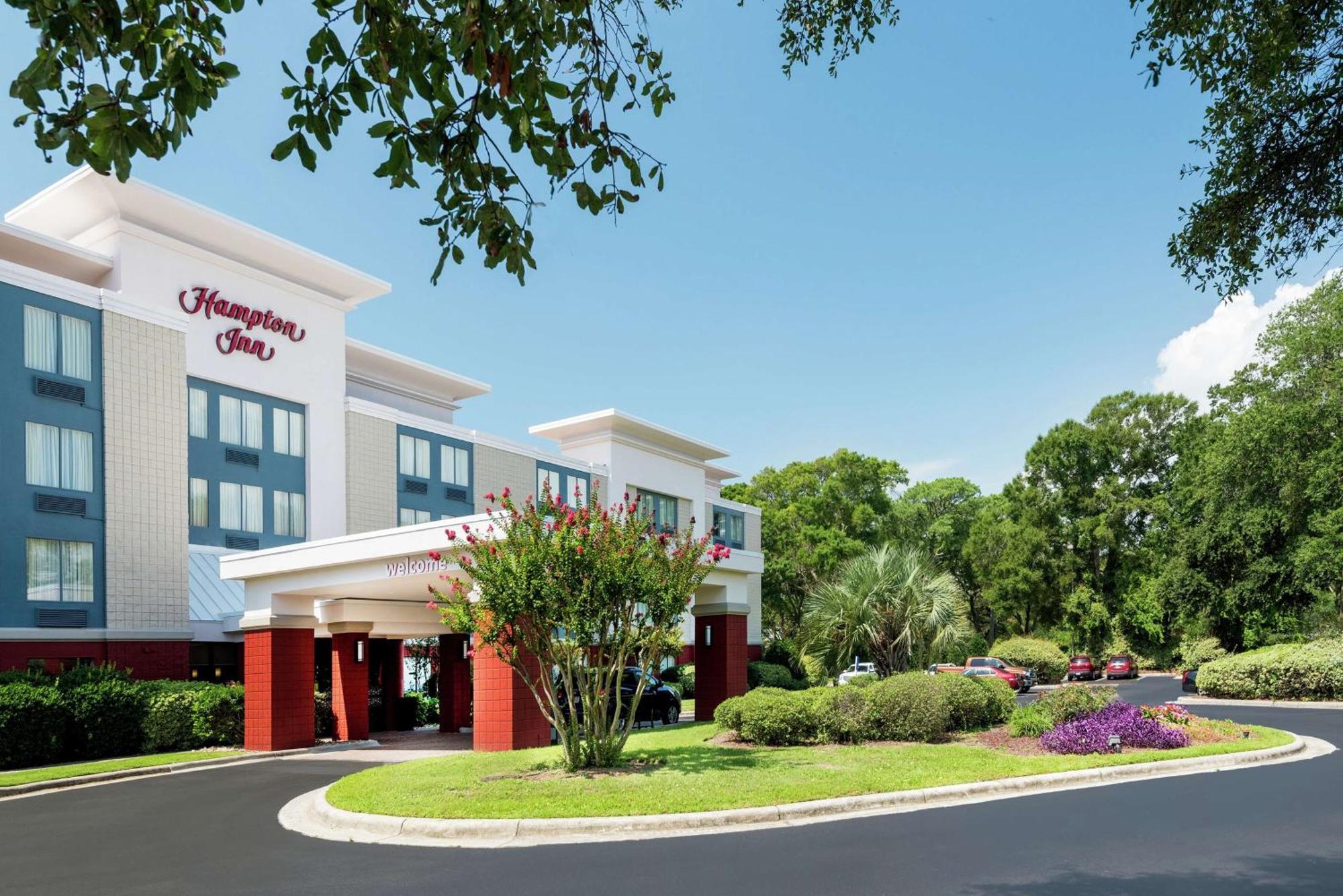 Hampton Inn Морхед Сити Екстериор снимка