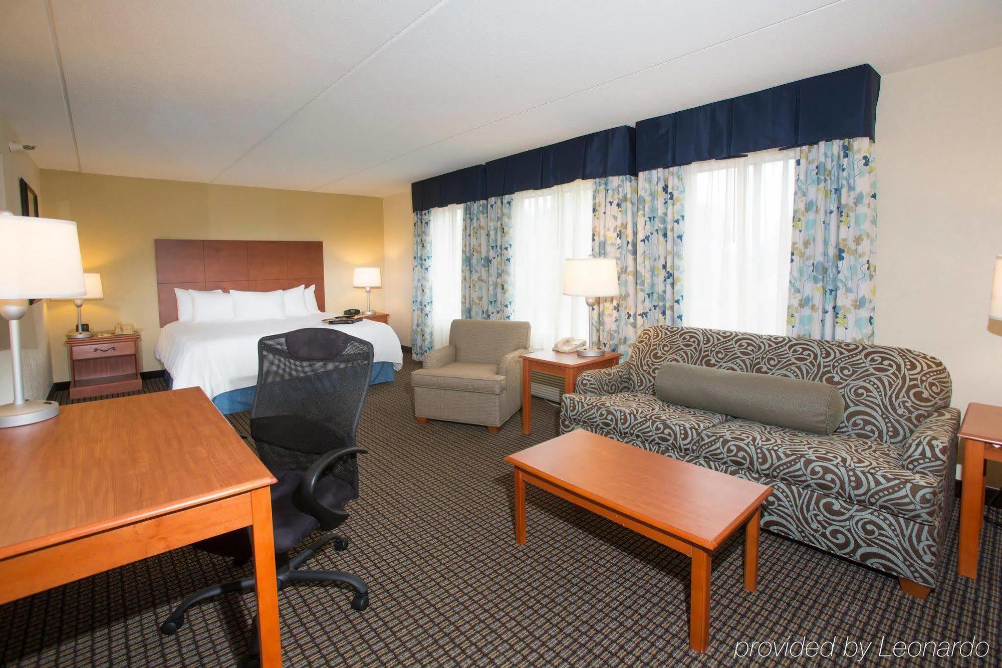 Hampton Inn Морхед Сити Екстериор снимка